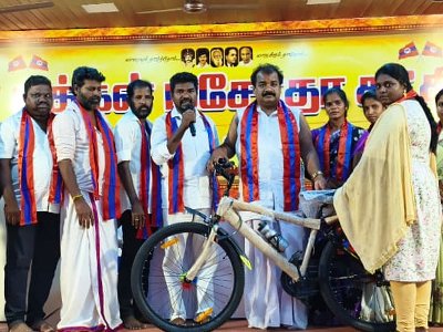 மாணவர்களின் பயணத்திற்கு இலவச மிதிவண்டிகள் - Dr. Maya Venkatesan