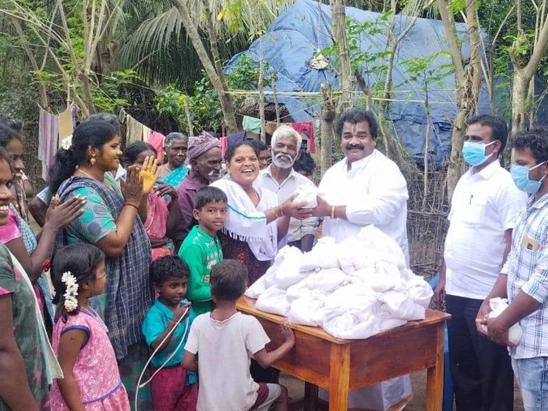 மக்கள் நலப்பணியில் டாக்டர் மாயாஜி! - Dr. Maya Venkatesan