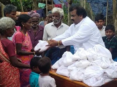 தினசரி உணவு உதவித் திட்டம் - Dr. Maya Venkatesan